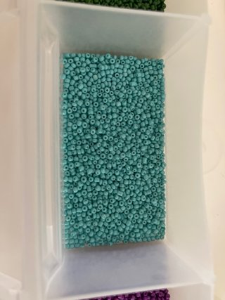 Caja para hacer pulseras y collares