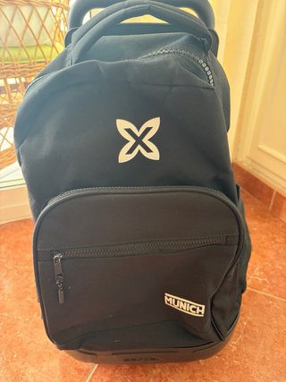 Mochila con ruedas negra