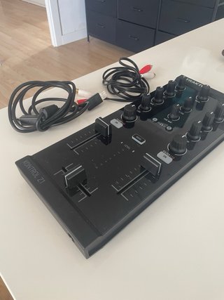 Native Instruments Kontrol Z1