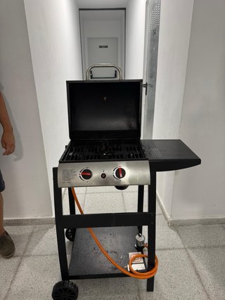 Barbacoa Gas 2 Fuegos Negra y Plateada