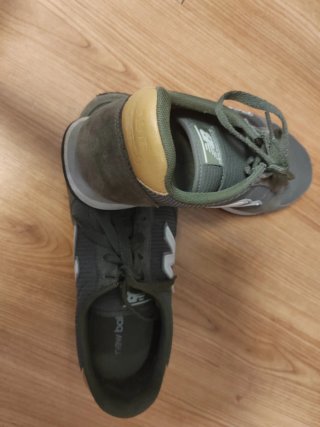 Zapatillas New Balance 220 T.42 Verde y Mostaza
