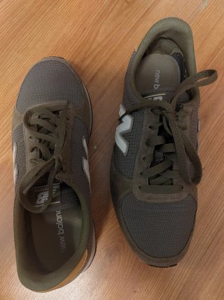 Zapatillas New Balance 220 T.42 Verde y Mostaza