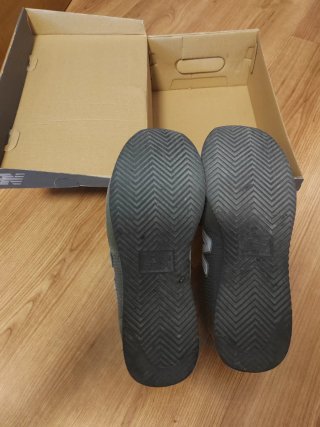 Zapatillas New Balance 220 T.42 Verde y Mostaza