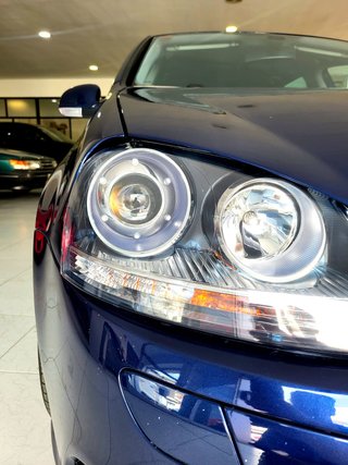 Volkswagen Golf R32 5p