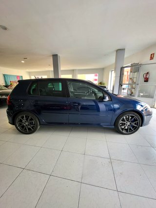 Volkswagen Golf R32 5p