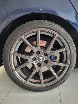 Volkswagen Golf R32 5p
