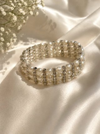 Pulsera de perlas y strass plateada