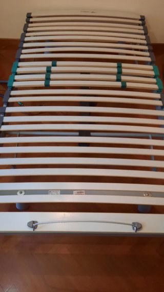 Cama articulada con colchón ortopédico