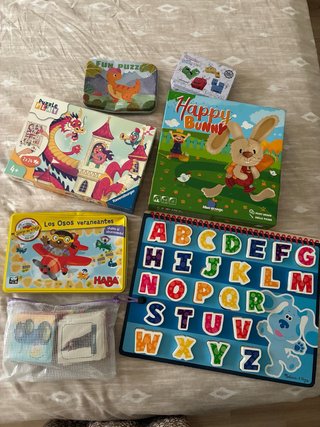 Lote de juegos infantiles: puzzles y más.