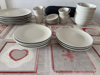 Vajilla Beige Cerámica y Porcelana