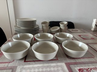 Vajilla Beige Cerámica y Porcelana