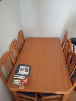 Mesa comedor extensible madera maciza.
