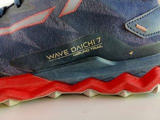 ZAPATILLAS TRAIL Mizuno Wave Daichi 7. Talla 40