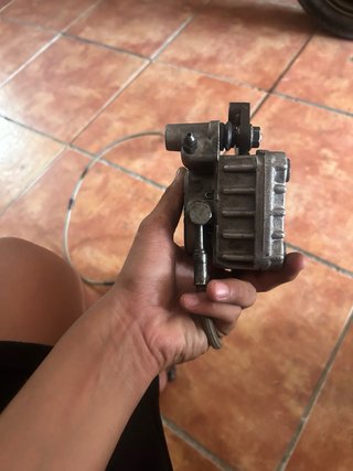 Pinza y bomba de freno AJP