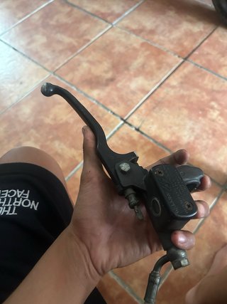Pinza y bomba de freno AJP