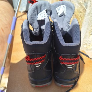 Botas de montaña y nieve