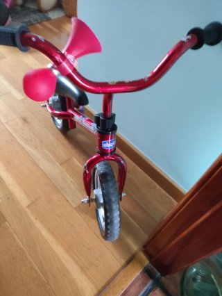 Bici de equilibrio roja