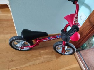 Bici de equilibrio roja