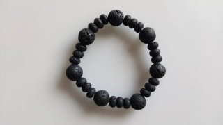Pulsera lava volcánica