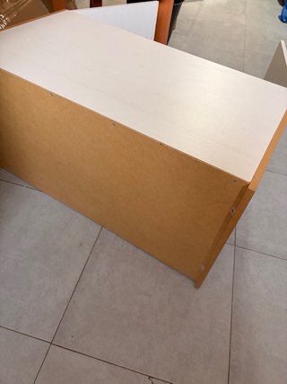 Altillo blanco con puertas
