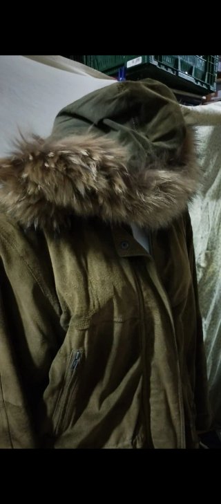 Chaqueta de piel verde oliva