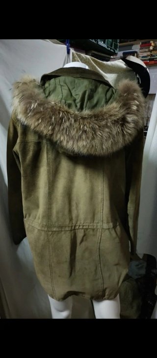 Chaqueta de piel verde oliva