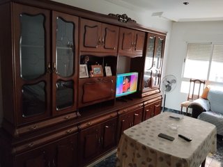 Mueble de comedor antiguo madera y cristal