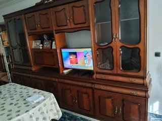 Mueble de comedor antiguo madera y cristal