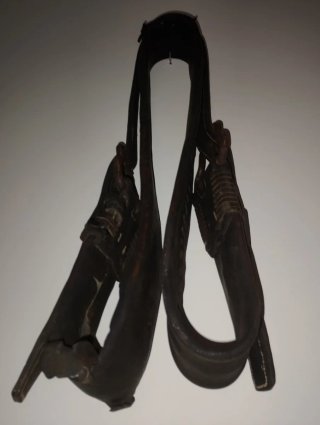 Correas de cuero antiguas para decoración
