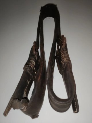 Correas de cuero antiguas para decoración