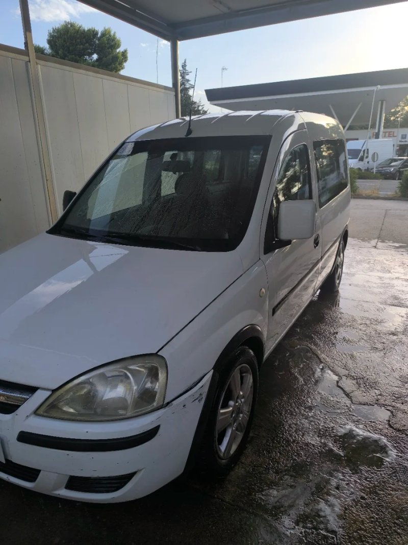 Opel Combo 1.7 camper 2005 - foto 1