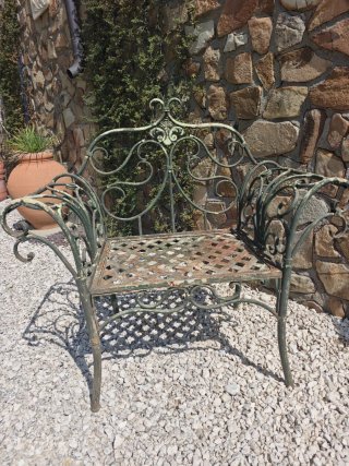 Sillón Metálico .  Alto 95, ancho 92, fondo 46