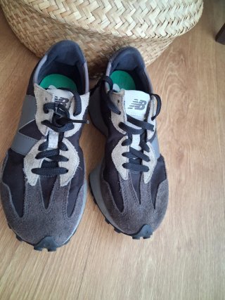 New Balance 38 gris y negra