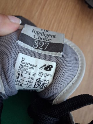 New Balance 38 gris y negra