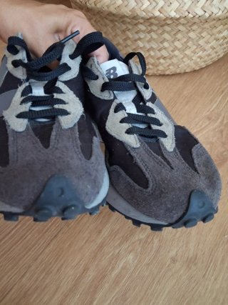 New Balance 38 gris y negra