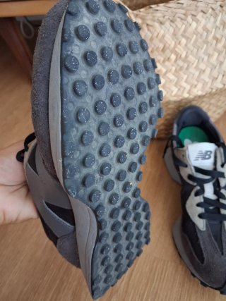 New Balance 38 gris y negra
