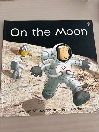 Libro On the Moon