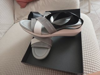 Sandalias de tiras cruzadas