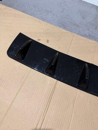 Difusor aletas coche negro brillante