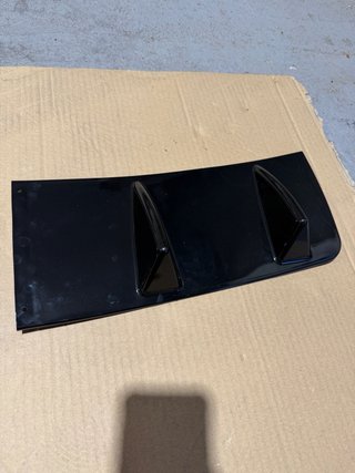 Difusor aletas coche negro brillante
