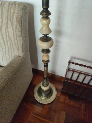 Lámpara de pie vintage de madera