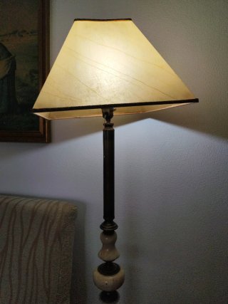 Lámpara de pie vintage de madera