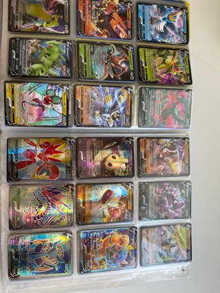 Cartas Pokémon verdaderas V