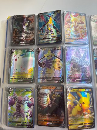 Cartas Pokémon verdaderas V