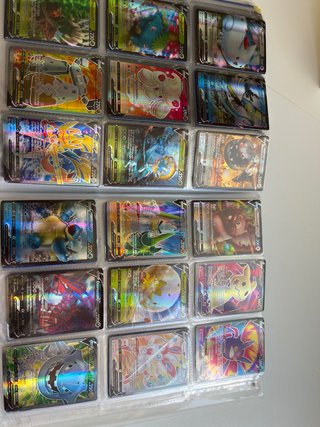 Cartas Pokémon verdaderas V