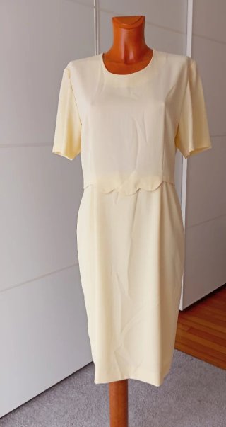 Vestido vintage color vainilla, mantequilla.