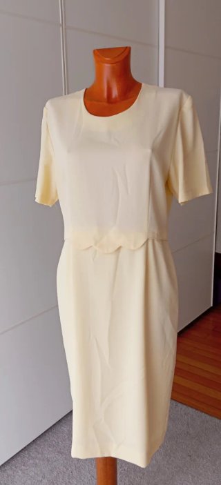 Vestido vintage color vainilla, mantequilla.