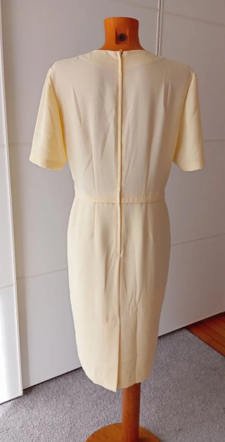 Vestido vintage color vainilla, mantequilla.
