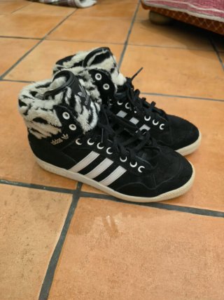 Adidas zebrate taglia 38