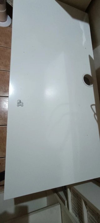 Escritorio infantil IKEA blanco y verde